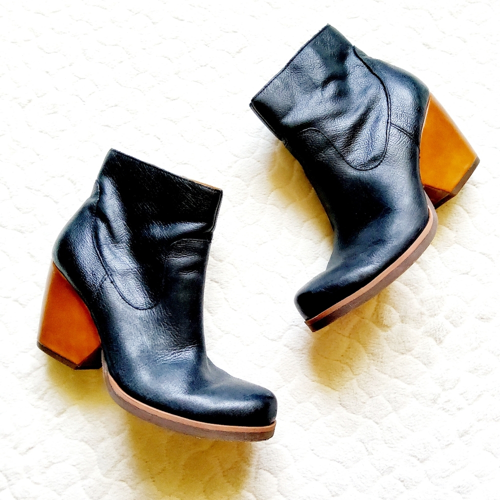 Korks leather ankle boots ankle booties 8.5 shoes